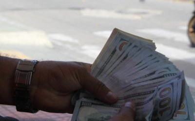 ¿Cómo cambiar dólares a pesos para viajar la Isla de San Andrés?