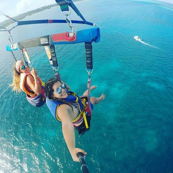 Parasailing Experiencia Aérea en San Andrés Islas Colombia Parasailing Experiencia Aérea en San Andrés Islas Colombia
